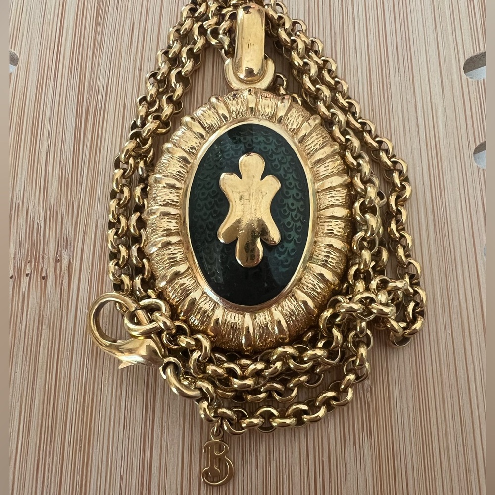 Vintage Burberry Necklace Pendant Pearl Enhancer with Chain Green Enamel Gold - Picture 3 of 13